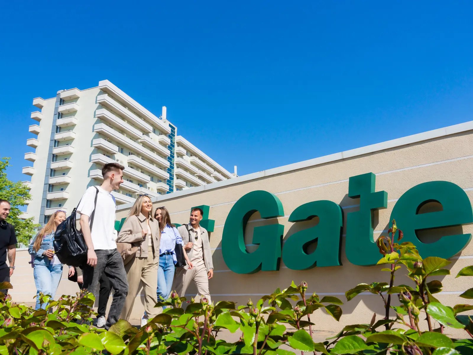 intrare-in-campusul-west-gate-studios-2